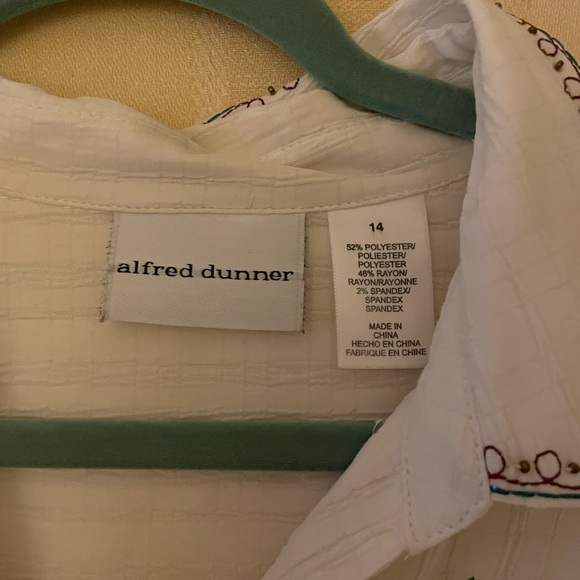 VINTAGE Embroidered Ivory Beige Button Up Top - Picture 2 of 7